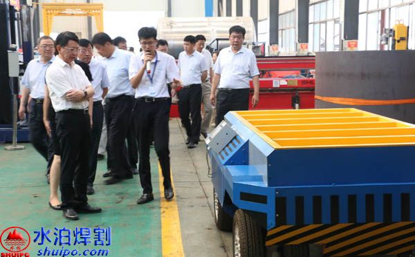 AGV機器人持續(xù)火熱，新領(lǐng)域帶來發(fā)展新機遇，水泊焊割自主研發(fā)的AGV小車